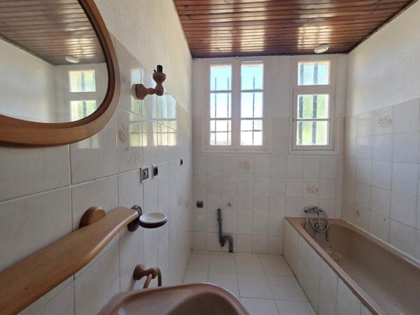 Maison
         3 pièces
        - 70 m² Exclusivité 180 000 € *