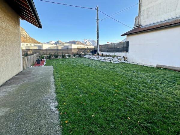 Maison mitoyenne 5 pièces Garage Jardin