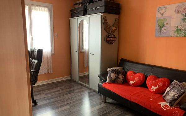 Maison à vendre    4 pièces •  Saint-Étienne-de-Saint-Geoirs