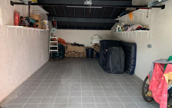 Maison à vendre    4 pièces •  Saint-Étienne-de-Saint-Geoirs