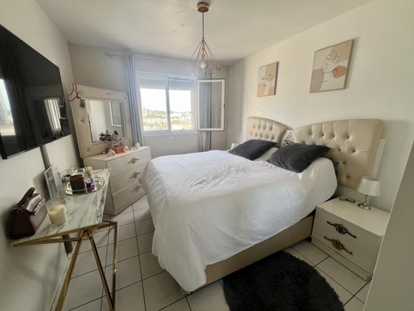 Maison
         3 pièces
        - 76 m² 260 000 € *