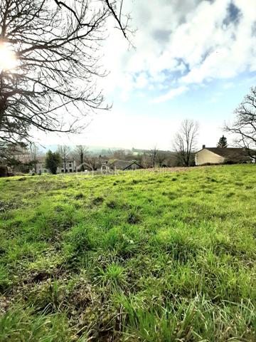 Terrain de 2 390 m²