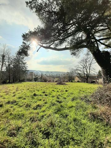 Terrain de 2 390 m²