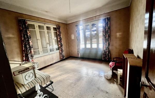 Vente Villa Proche centre à rénover Saint-gilles   