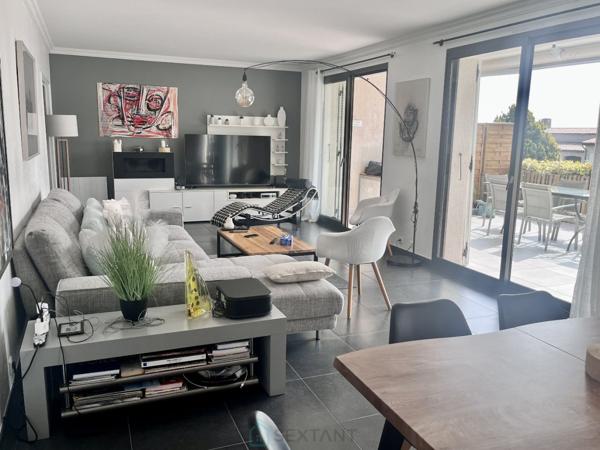 Rez-de-jardin, T5 d'exception dans un domaine prisé, vue mer