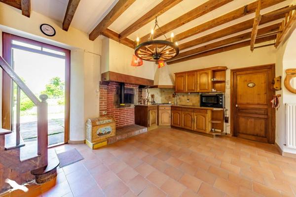 Maison à vendre |  Saint-Sulpice-les-Feuilles |  9 pièces | 205 m²