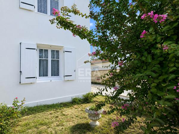 MAISON DE VILLE ROYANNAISE - PROCHE commerces et plages