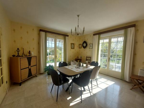 MAISON BOURGEOISE SUR SAINTE MAURE DE TOURAINE