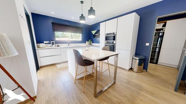 Maison à vendre 850 000 € Aubagne 5 p 143 m² DPE A