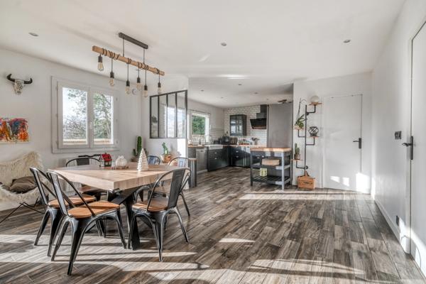 Christophe Michaudelle – CAPIFRANCE - vous propose proche de Saint Mard : maison indépendante - 4P - 85 m² - 2 chambres - 1 pièce d'eau - buanderie - 1 dépendance (54 m²) beau jardin