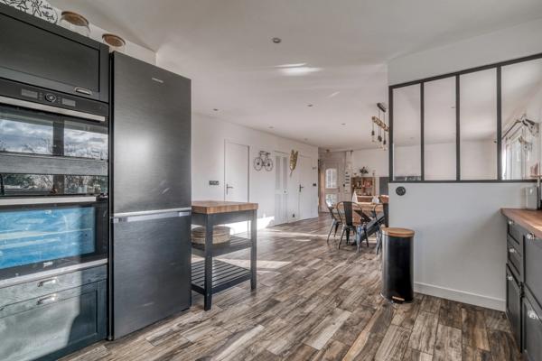 Christophe Michaudelle – CAPIFRANCE - vous propose proche de Saint Mard : maison indépendante - 4P - 85 m² - 2 chambres - 1 pièce d'eau - buanderie - 1 dépendance (54 m²) beau jardin
