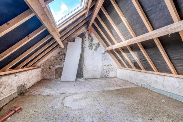Christophe Michaudelle – CAPIFRANCE - vous propose proche de Saint Mard : maison indépendante - 4P - 85 m² - 2 chambres - 1 pièce d'eau - buanderie - 1 dépendance (54 m²) beau jardin