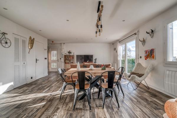 Christophe Michaudelle – CAPIFRANCE - vous propose proche de Saint Mard : maison indépendante - 4P - 85 m² - 2 chambres - 1 pièce d'eau - buanderie - 1 dépendance (54 m²) beau jardin