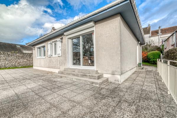 Christophe Michaudelle – CAPIFRANCE - vous propose proche de Saint Mard : maison indépendante - 4P - 85 m² - 2 chambres - 1 pièce d'eau - buanderie - 1 dépendance (54 m²) beau jardin