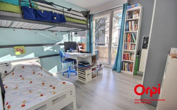 Appartement à vendre    4 pièces • 82,74 m2 Guyancourt