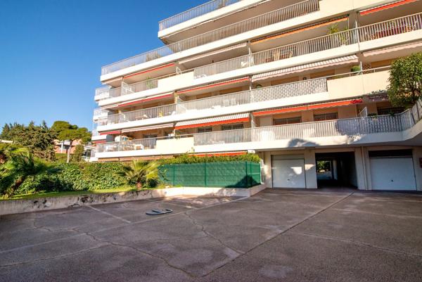 Le Cannet, secteur Dolce Farniente, grand T3 traversant.