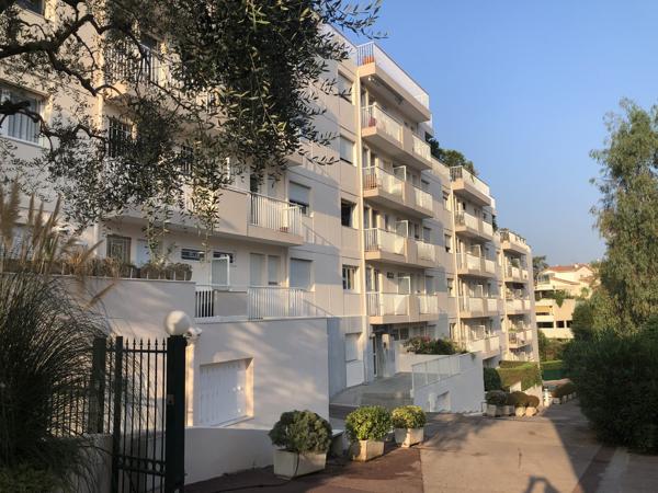 Le Cannet, secteur Dolce Farniente, grand T3 traversant.