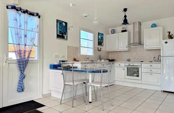 Maison de plain-pied avec jardin arboré, secteur Château d’Olonne, proche du bourg