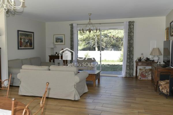 Grande villa de 204 m² avec piscine à Castres.