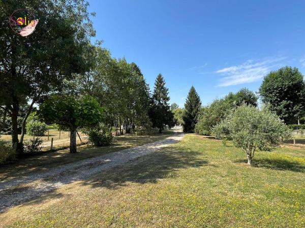 Pavillon avec 4 chambres sur 3 700 m² de jardin ! Ne ...