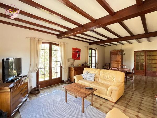Pavillon avec 4 chambres sur 3 700 m² de jardin ! Ne ...