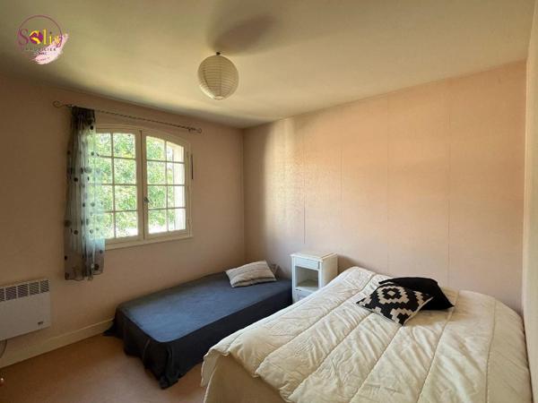 Pavillon avec 4 chambres sur 3 700 m² de jardin ! Ne ...