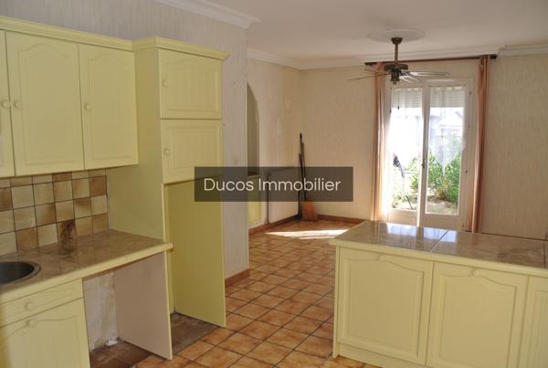 Maison de plain pied 3 chambres et grand garage de 128 m²
