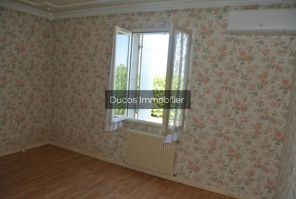 Maison de plain pied 3 chambres et grand garage de 128 m²