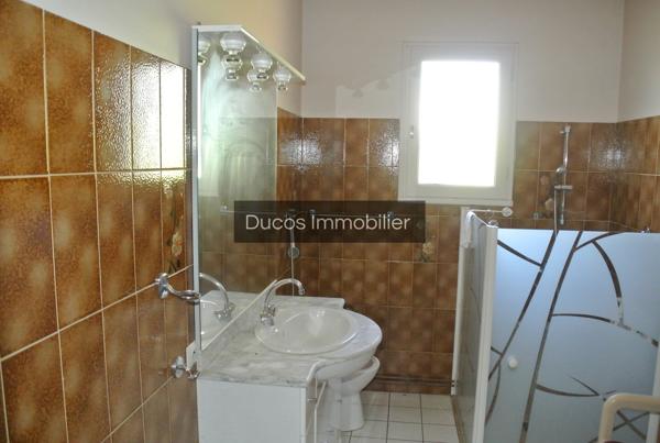 Maison de plain pied 3 chambres et grand garage de 128 m²