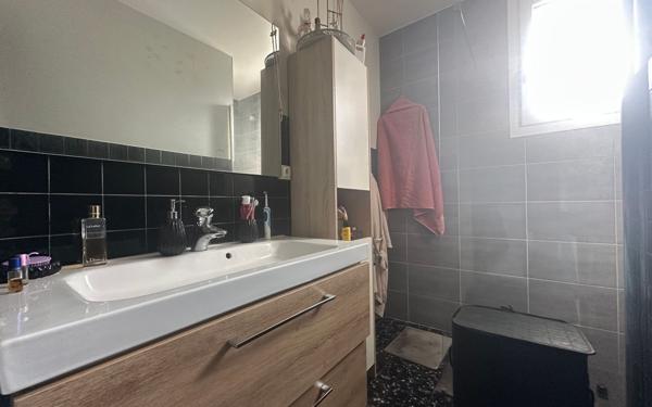 Appartement à vendre    3 pièces • 71,48 m2 Saint-Égrève