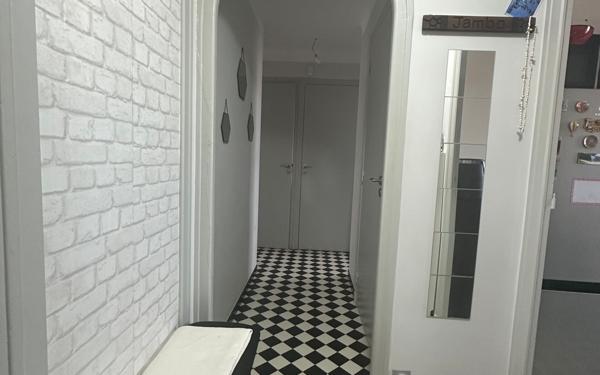 Appartement à vendre    3 pièces • 71,48 m2 Saint-Égrève