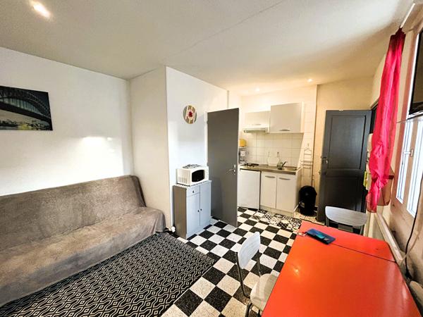 Location meublée studio 18.02m2 avec terrasse de 15m2 m2 !