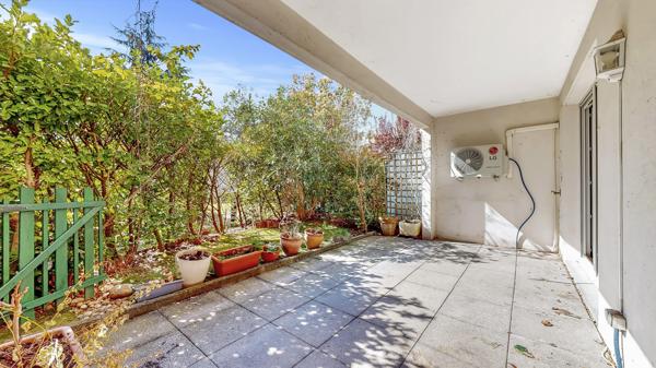 Villeurbanne (69100) VILLEURBANNE RUE MILLON, APPARTEMENT 98 m² en RDJ avec CAVE + GARAGE