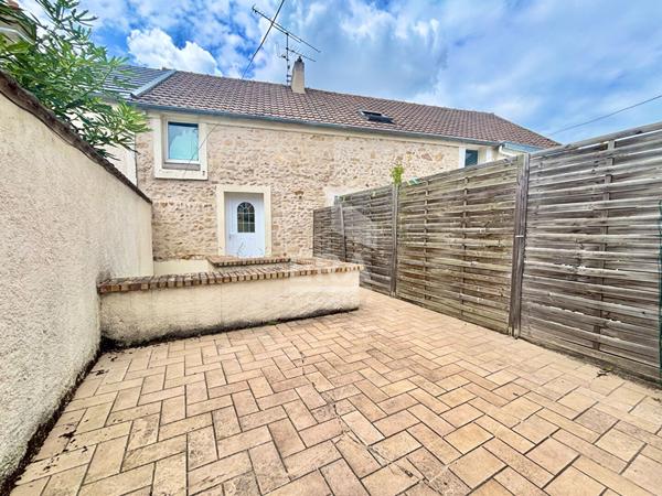 Maison Ballancourt Sur Essonne 2 pièces SANS CHARGE DE CORPO