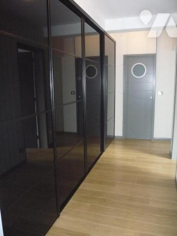 Exclusivité appartement type IV en parfait état rue Carnot avec garage et cave.