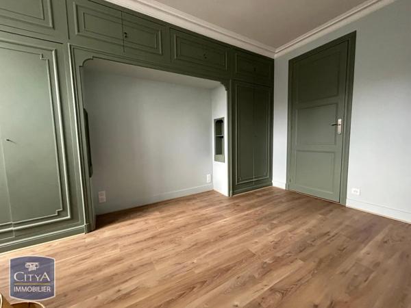 Appartement à louer 5 pièces 137.3m²