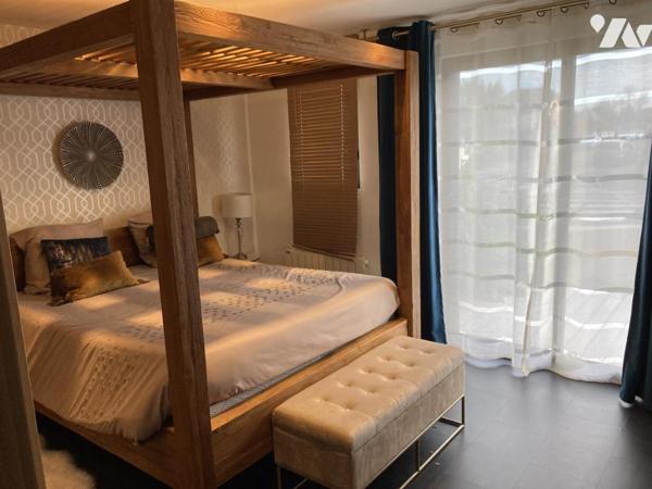 Proche centre ville et mer dans petite copropriété, magnifique appartement avec espaces extérieurs 