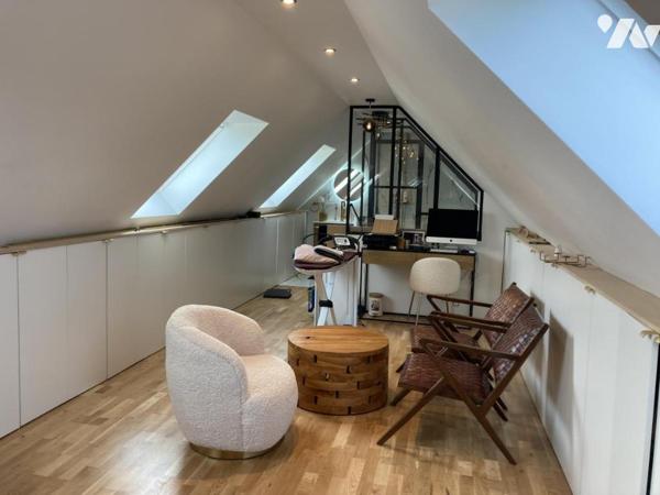 Proche centre ville et mer dans petite copropriété, magnifique appartement avec espaces extérieurs 