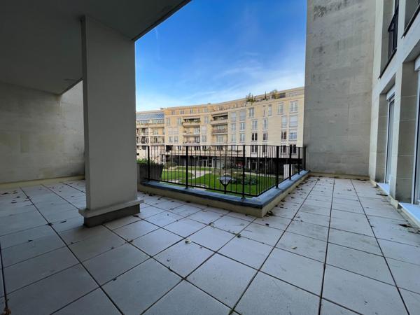 Grande terrasse, calme, centre-ville et RER de Chatou 6' à pied
