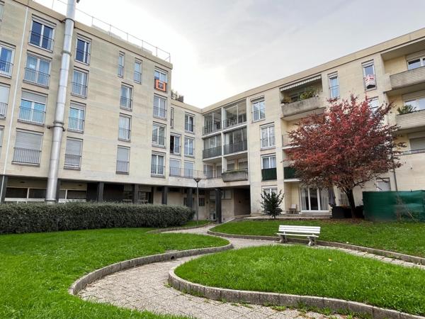 Grande terrasse, calme, centre-ville et RER de Chatou 6' à pied