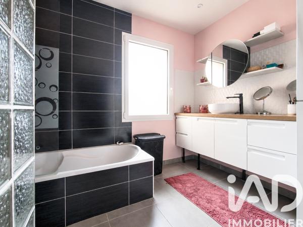 Maison à vendre 5 pièces 143,12 m² Sèvres-Anxaumont