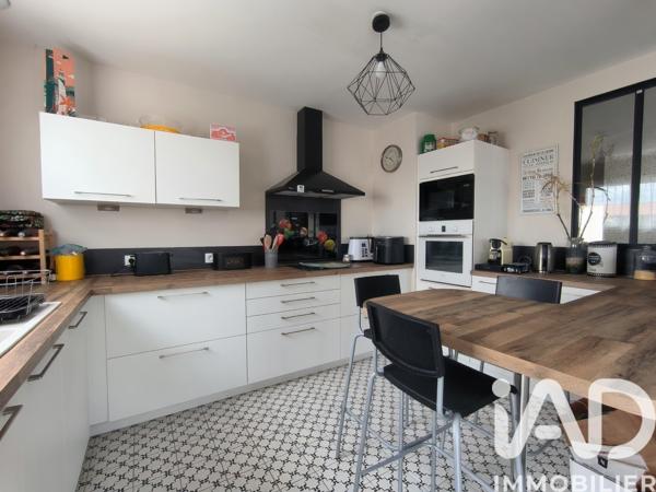 Maison à vendre 5 pièces 143,12 m² Sèvres-Anxaumont