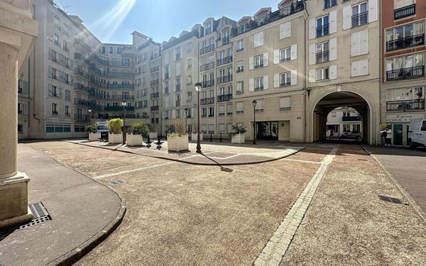 Appartement à louer    1 pièce •  Saint-Maurice