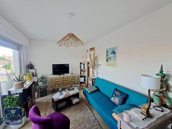 Appartement à louer 2 pièces 33.96m² Riom (63200)
