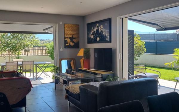 Maison à vendre    5 pièces •  Chatuzange-le-Goubet