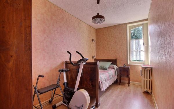 Maison à vendre    4 pièces •  Montcenis