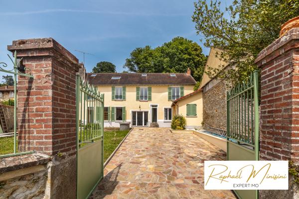 Jouars-Pontchartrain (78760) Élégante maison de maître à Jouars-Pontchartrain – 340 m² habitables