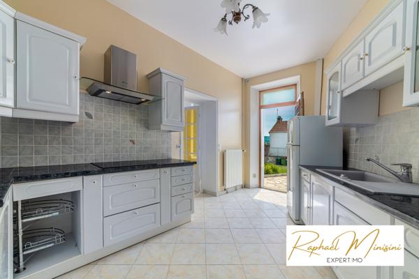 Jouars-Pontchartrain (78760) Élégante maison de maître à Jouars-Pontchartrain – 340 m² habitables