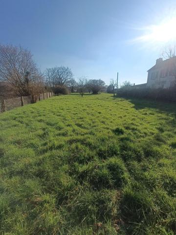 TERRAIN A BATIR, RARE A LA VENTE.
