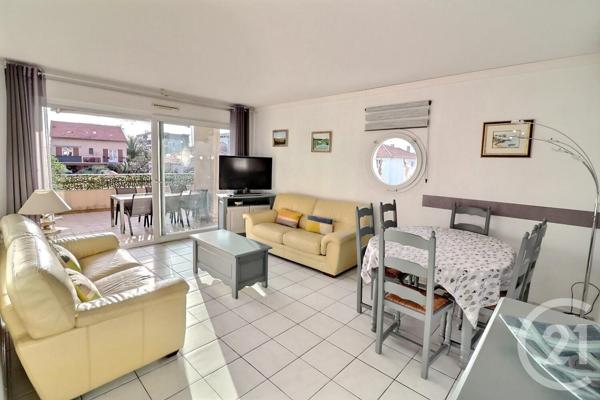 Appartement F3 à vendre  3 pièces - 68,10 m2 FREJUS - 83